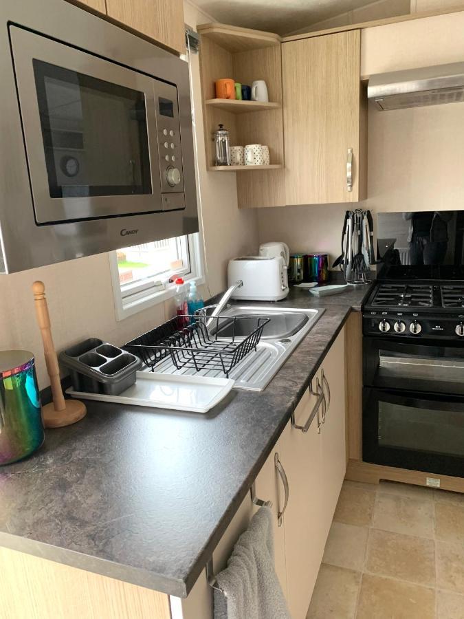 Mollys Retreat Pet Friendly Three Bed Caravan With Small Garden Newquay Bay Resort Quieter Area Of Park Exteriér fotografie