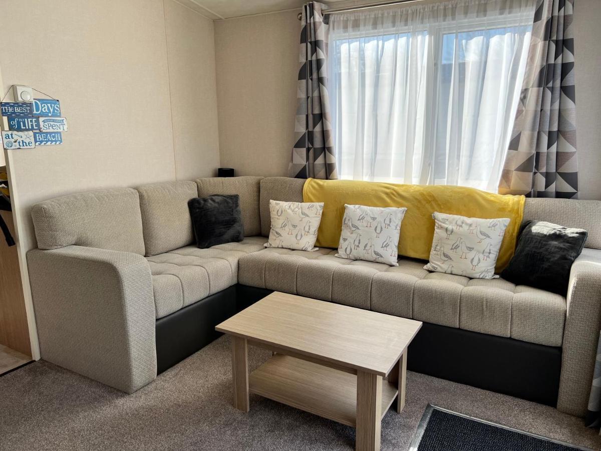 Mollys Retreat Pet Friendly Three Bed Caravan With Small Garden Newquay Bay Resort Quieter Area Of Park Exteriér fotografie