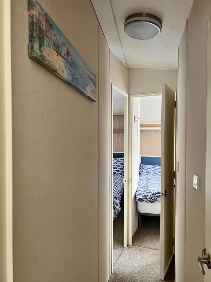 Mollys Retreat Pet Friendly Three Bed Caravan With Small Garden Newquay Bay Resort Quieter Area Of Park Exteriér fotografie