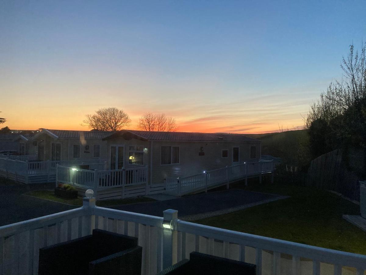Mollys Retreat Pet Friendly Three Bed Caravan With Small Garden Newquay Bay Resort Quieter Area Of Park Exteriér fotografie